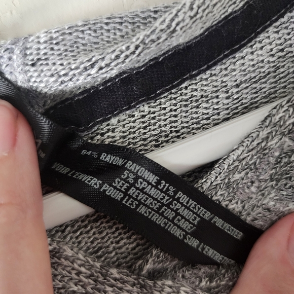 LIVE LOVE DREAM Grey White Hooded Knit Sweater Front Kangaroo Pocket Size XS - Picture 9 of 11